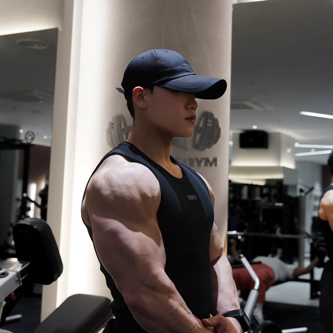 조신현 선수 착용샷 2